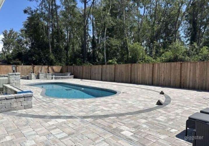  European-Style Outdoor Oasis Swimming Pool 