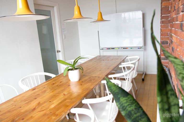  Large Meeting Room 
